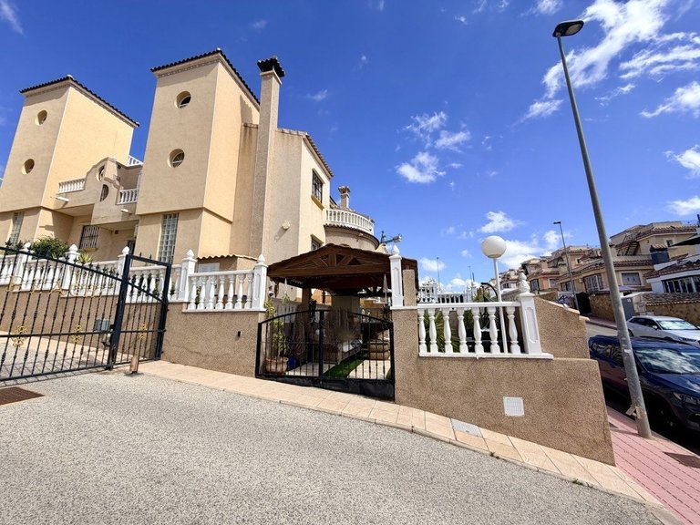 Town House for Sale in Costa Blanca Orihuela Costa, Alicante 19