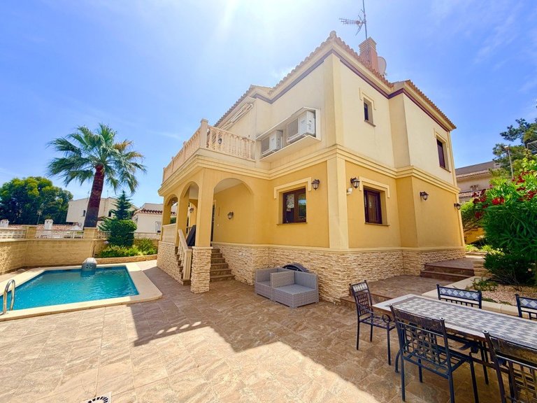 Villa for Sale in Costa Blanca Orihuela Costa, Alicante 1