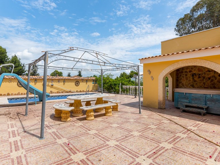 Villa for Sale in Jacarilla, Alicante 10