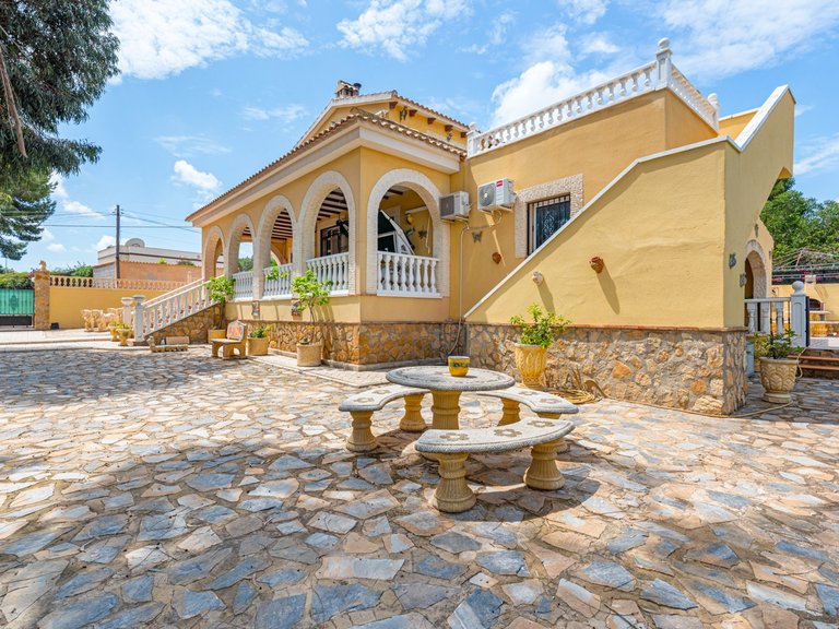 Villa for Sale in Jacarilla, Alicante 6