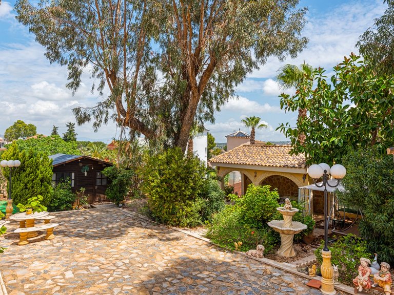 Villa for Sale in Jacarilla, Alicante 12