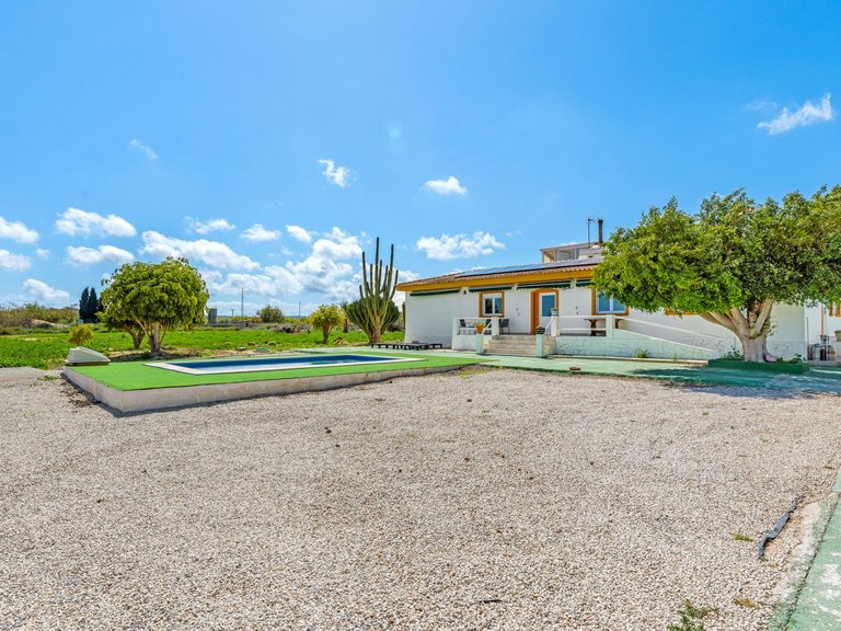 Villa for Sale in Los Montesinos, Alicante 2