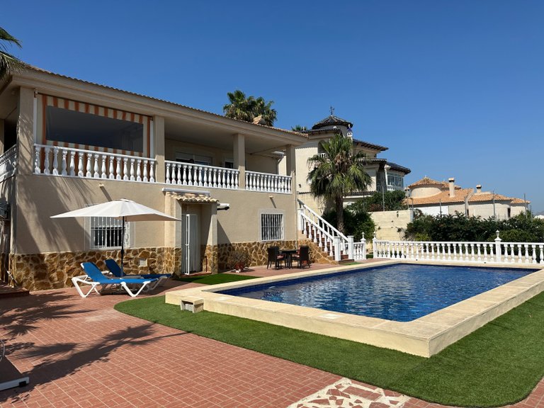 Villa for Sale in Inland Algorfa, Alicante 2