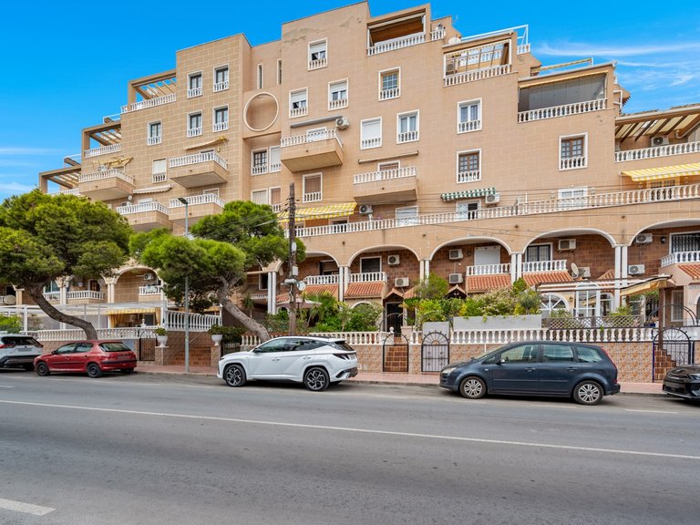 Apartment for Sale in Punta Prima, Alicante 30