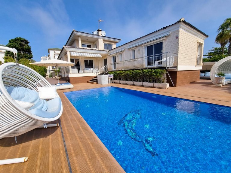 Villa for Sale in La Mata, Torrevieja, Alicante 1