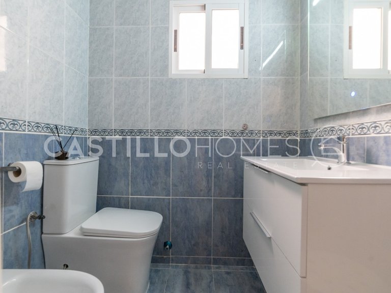 Apartment for Sale in Torrevieja, Alicante 16