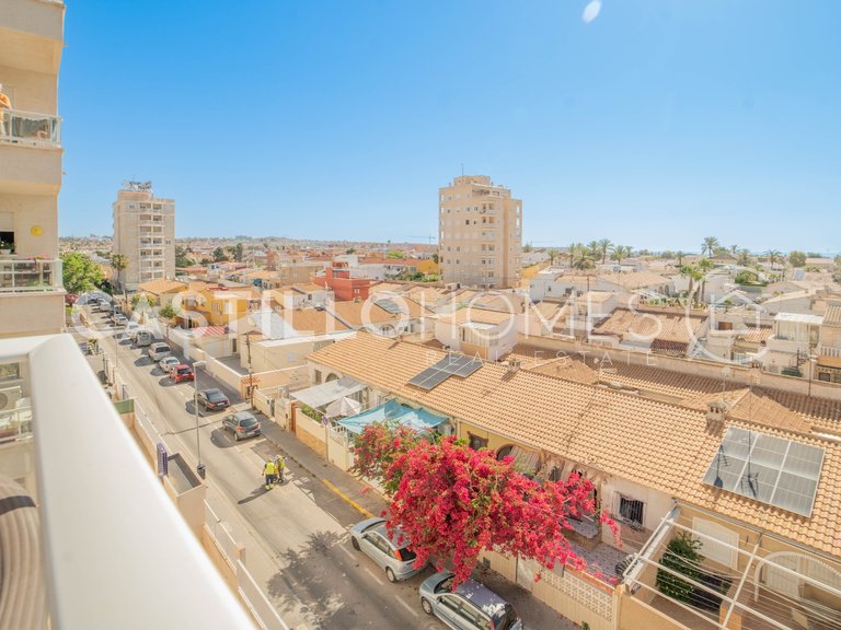 Apartment for Sale in Torrevieja, Alicante 31