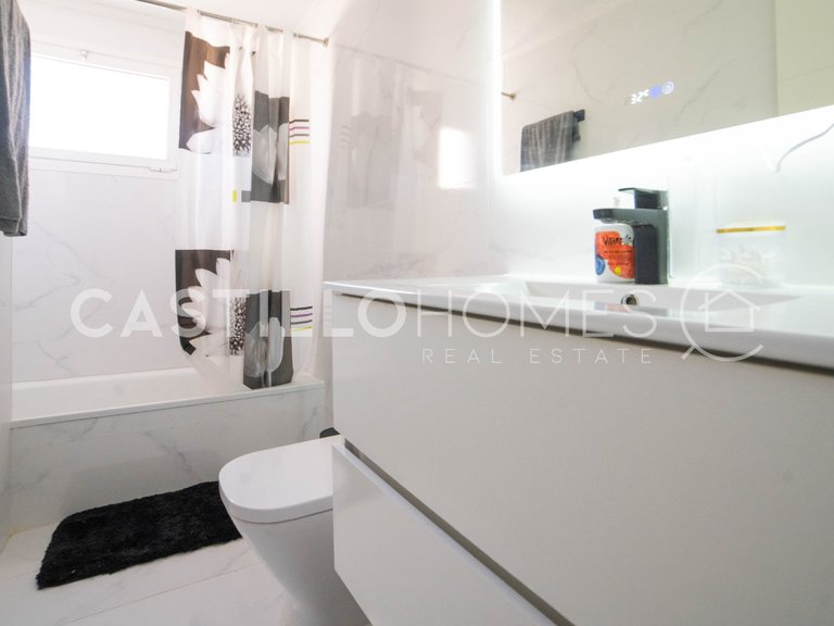 Apartment for Sale in Torrevieja, Alicante 12