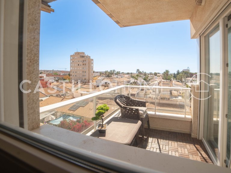 Apartment for Sale in Torrevieja, Alicante 25