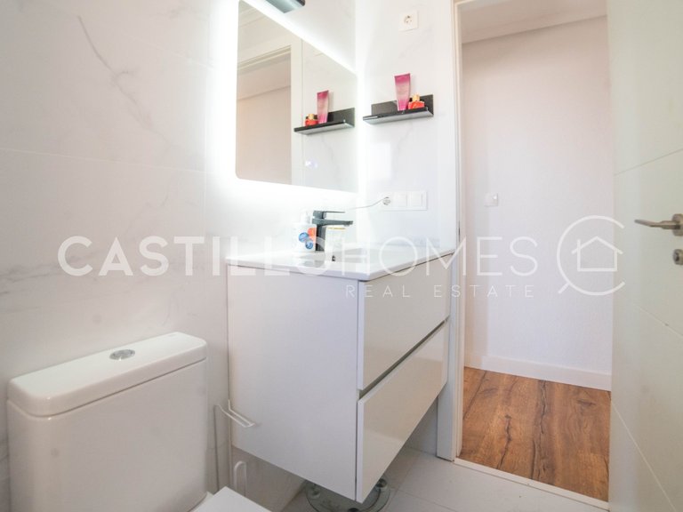 Apartment for Sale in Torrevieja, Alicante 13
