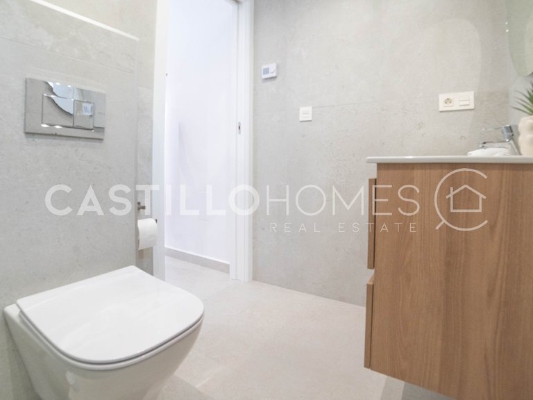 Villa for Sale in Torrevieja, Alicante 18