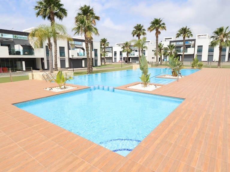 Villa for Sale in Guardamar Del Segura, Alicante 1