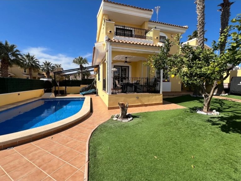 Villa for Sale in Orihuela Costa, Alicante 3