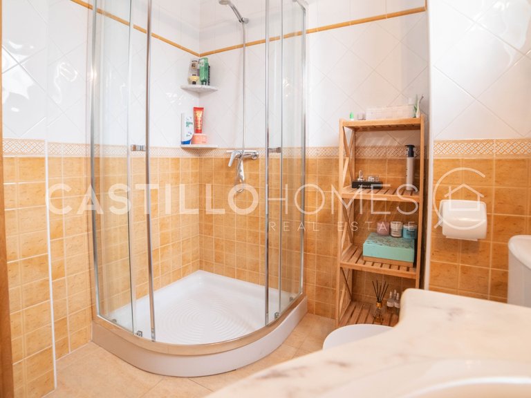 Town House for Sale in Torrevieja, Alicante 32