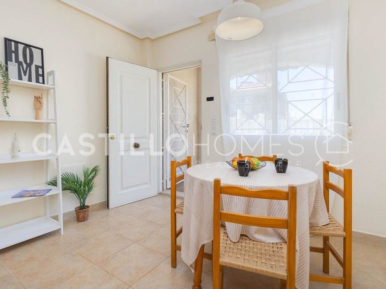Villa for Sale in Torrevieja, Alicante 11