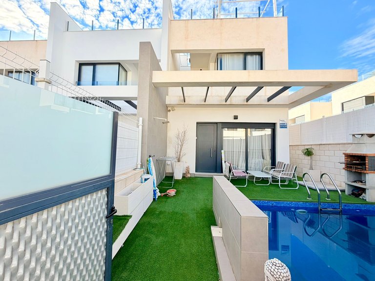 Town House for Sale in Orihuela, Alicante 1