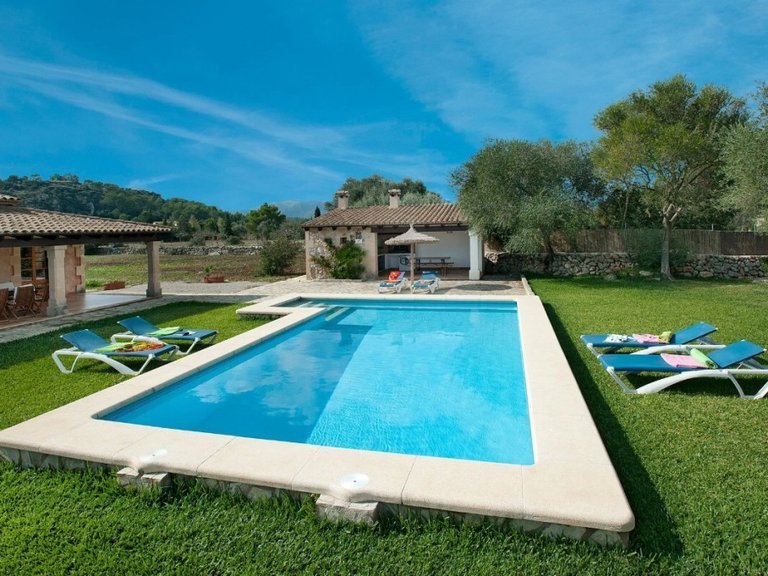 Country House for Sale in Pollença, Balearic Islands 2