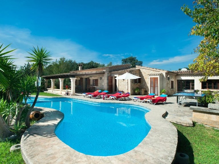 Country House for Sale in Pollença, Balearic Islands 1