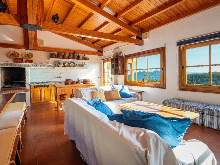 Villa for Sale in Port De Pollença, Balearic Islands 14