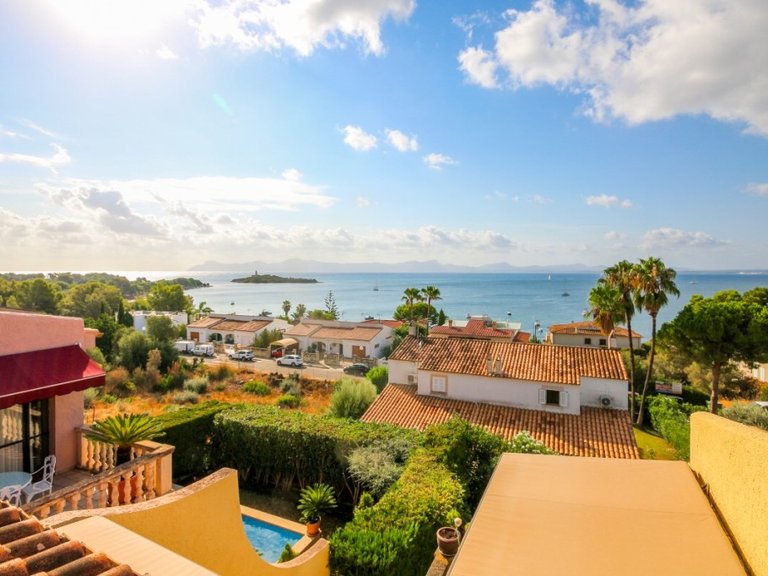 Villa for Sale in Alcanada, Alcúdia, Balearic Islands 1