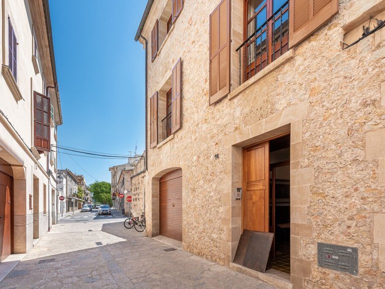 Town House for Sale in Pollença, Balearic Islands 18