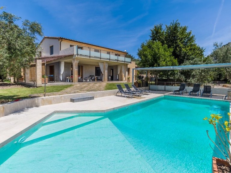 Country House for Sale in Pollença, Balearic Islands 1