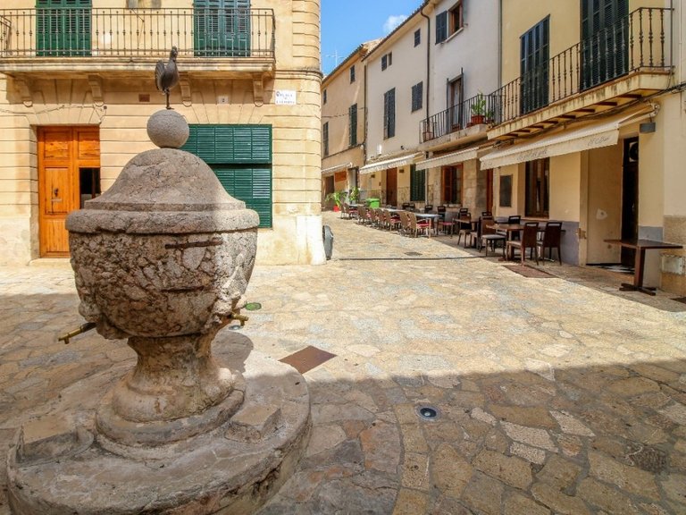 Town House for Sale in Pollença Pueblo, Balearic Islands 1