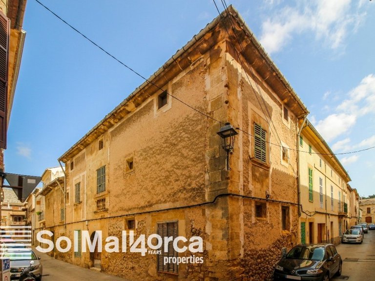 Town House for Sale in Pollença Pueblo, Balearic Islands 2