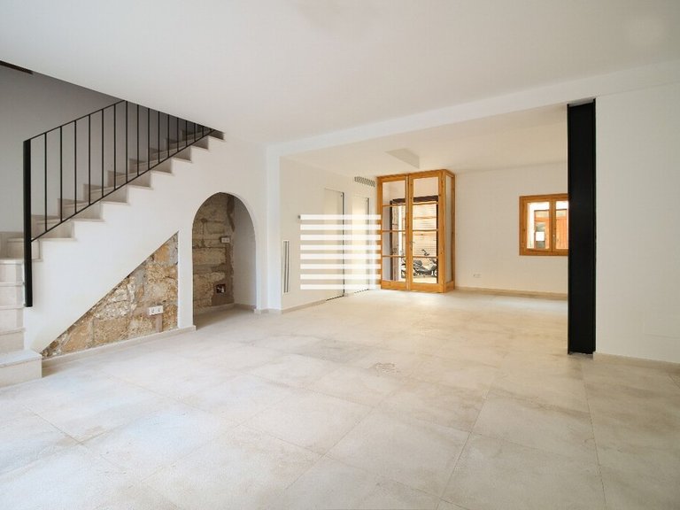 Town House for Sale in Pollença Pueblo, Balearic Islands 4
