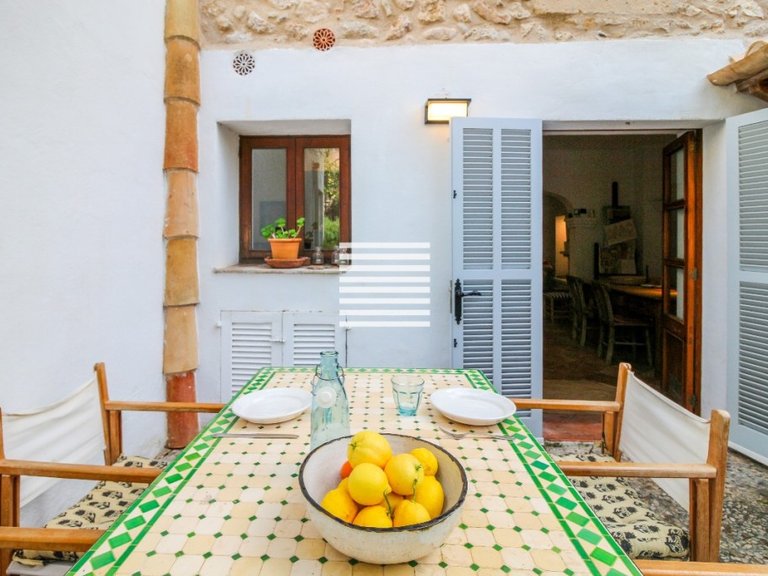 Town House for Sale in Pollença Pueblo, Balearic Islands 8