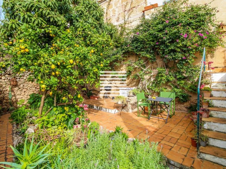 Town House for Sale in Pollença Pueblo, Balearic Islands 11