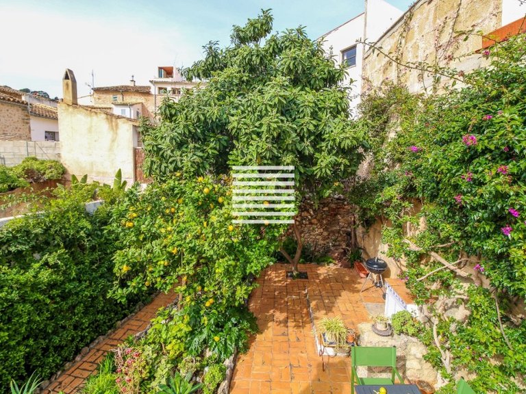 Town House for Sale in Pollença Pueblo, Balearic Islands 2