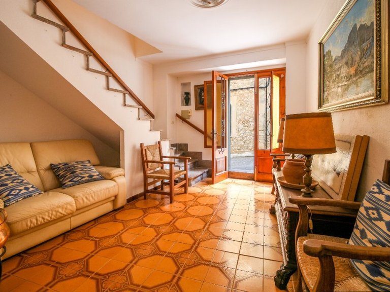Town House for Sale in Pollença Pueblo, Balearic Islands 4