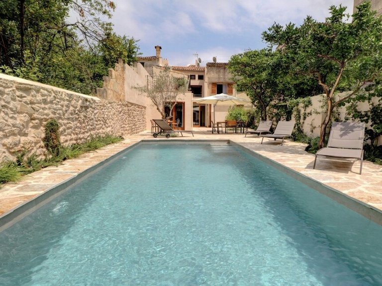 Town House for Sale in Pollença Pueblo, Balearic Islands 1