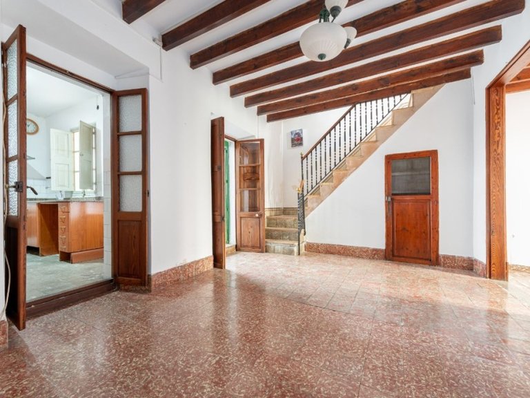 Town House for Sale in Pollença Pueblo, Balearic Islands 1