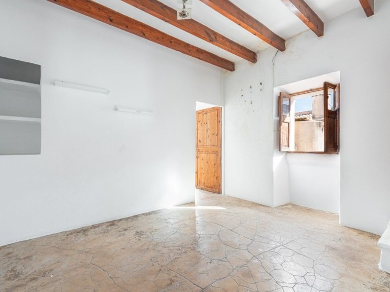 Town House for Sale in Pollença Pueblo, Balearic Islands 12