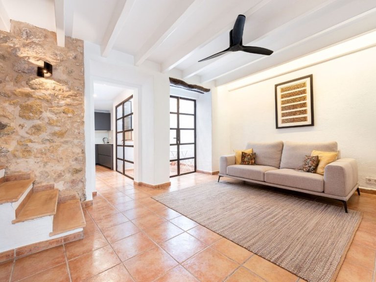 Town House for Sale in Pollença Pueblo, Balearic Islands 2