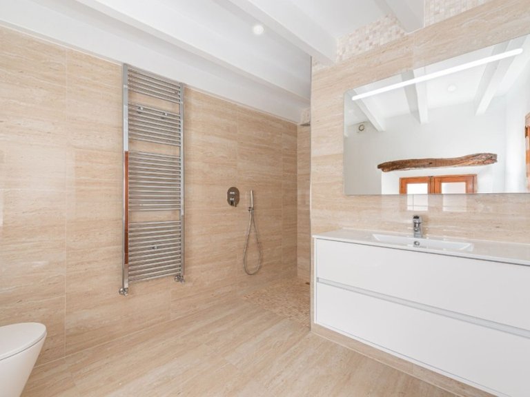 Town House for Sale in Pollença Pueblo, Balearic Islands 13