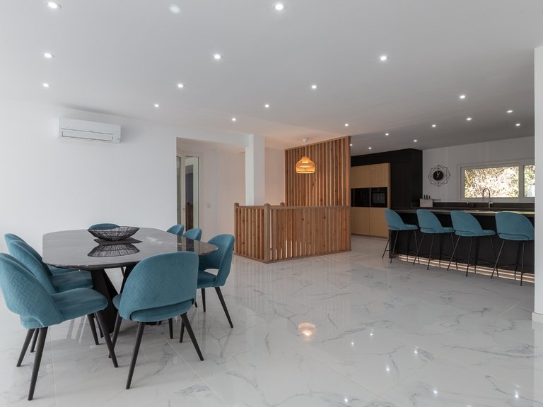 Villa for Sale in Hacienda las Chapas, Marbella, Malaga 3