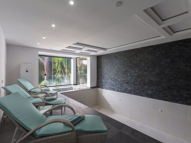 Villa for Sale in Hacienda las Chapas, Marbella, Malaga 12