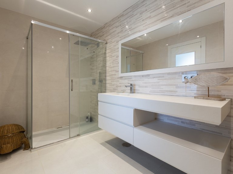 Villa for Sale in Hacienda las Chapas, Marbella, Malaga 16