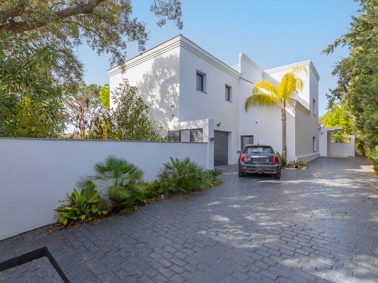 Villa for Sale in Hacienda las Chapas, Marbella, Malaga 31