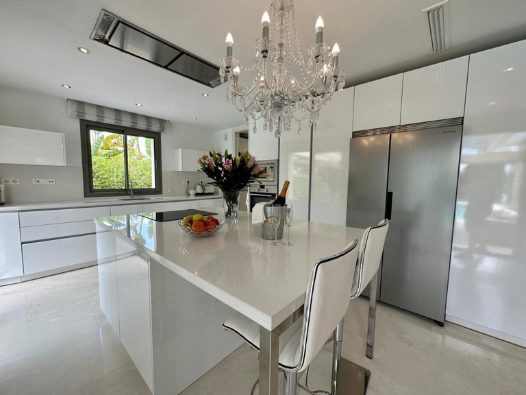 Villa for Sale in Marbella East, Marbella, Malaga 20