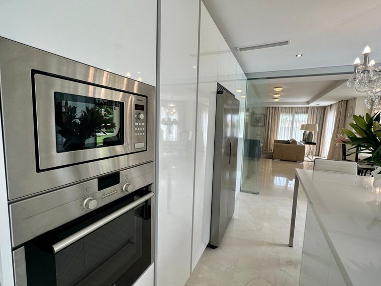 Villa for Sale in Marbella East, Marbella, Malaga 25