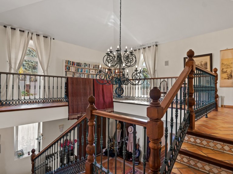 Villa for Sale in Benahavís, Malaga 18