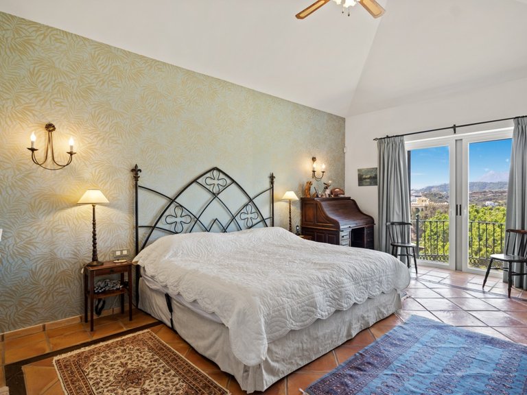 Villa for Sale in Benahavís, Malaga 20