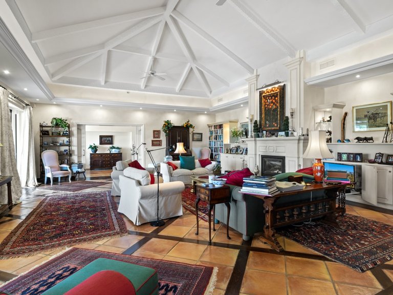 Villa for Sale in Benahavís, Malaga 24