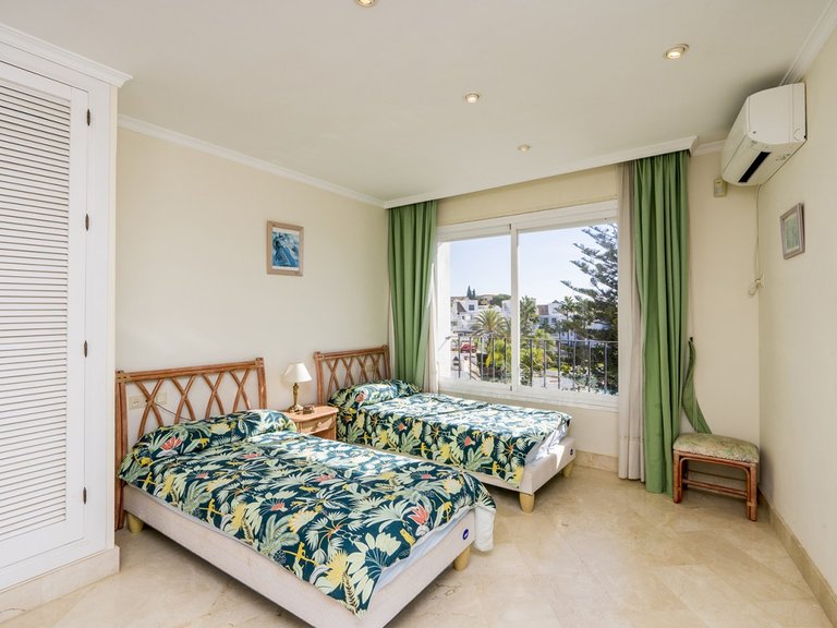 Apartment for Sale in Elviria Playa, Marbella, Malaga 9