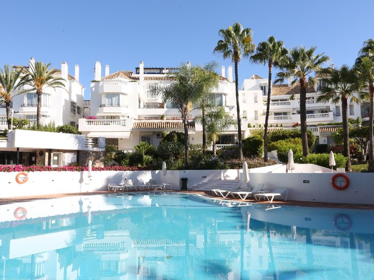 Apartment for Sale in Elviria Playa, Marbella, Malaga 17