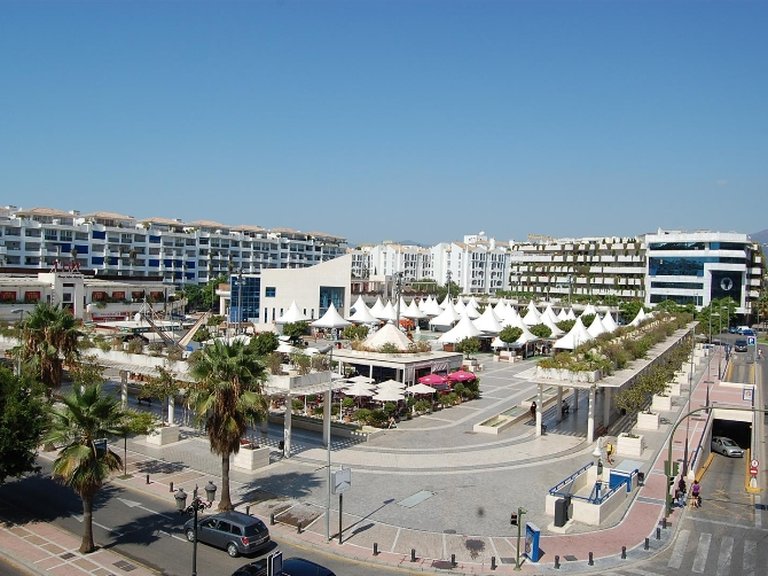 Apartment for Sale in Puerto Banús, Marbella, Malaga 1